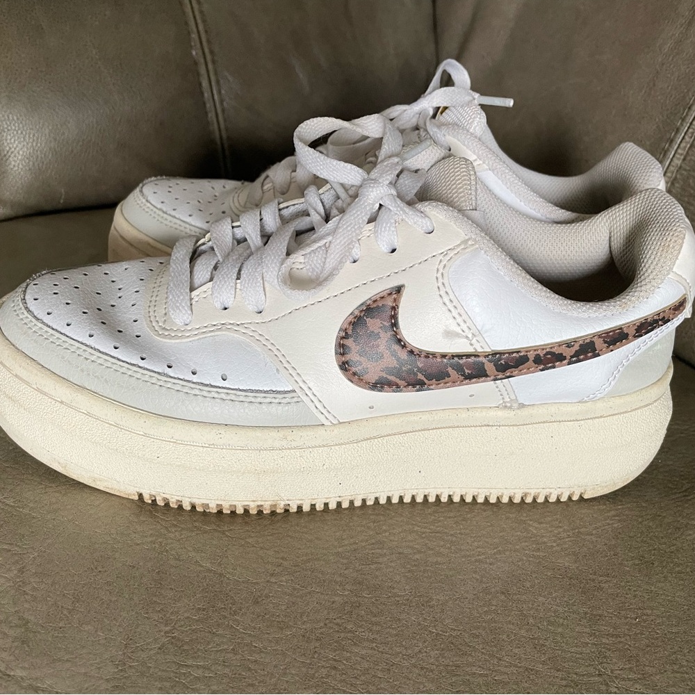 Nike Women's 8 Court Vision Alta Shoes